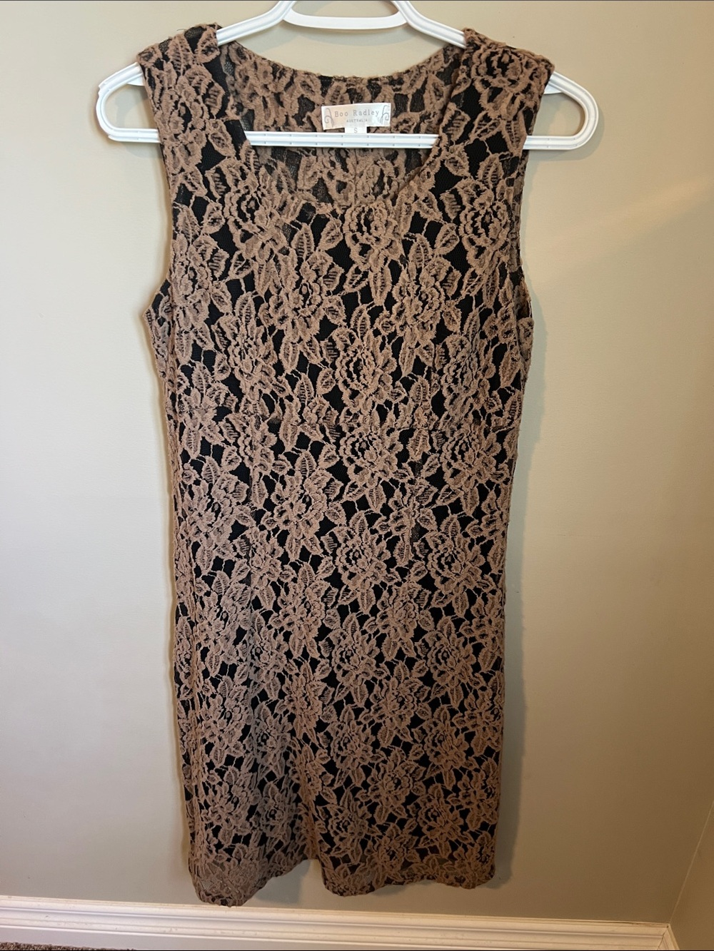 Boo Radley Metallic Gold & Black Floral Lace Sheath Cocktail Dress - Size Sm - Picture 2 of 9
